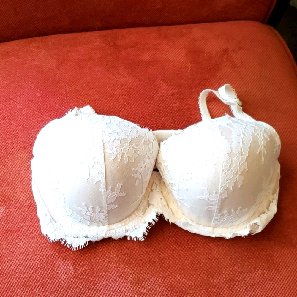 Victoria's Secret 36DD bra